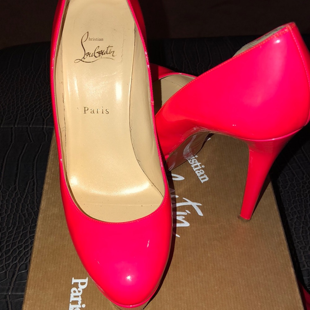 Christian Louboutin Bianca - Fluorescent Rose 140